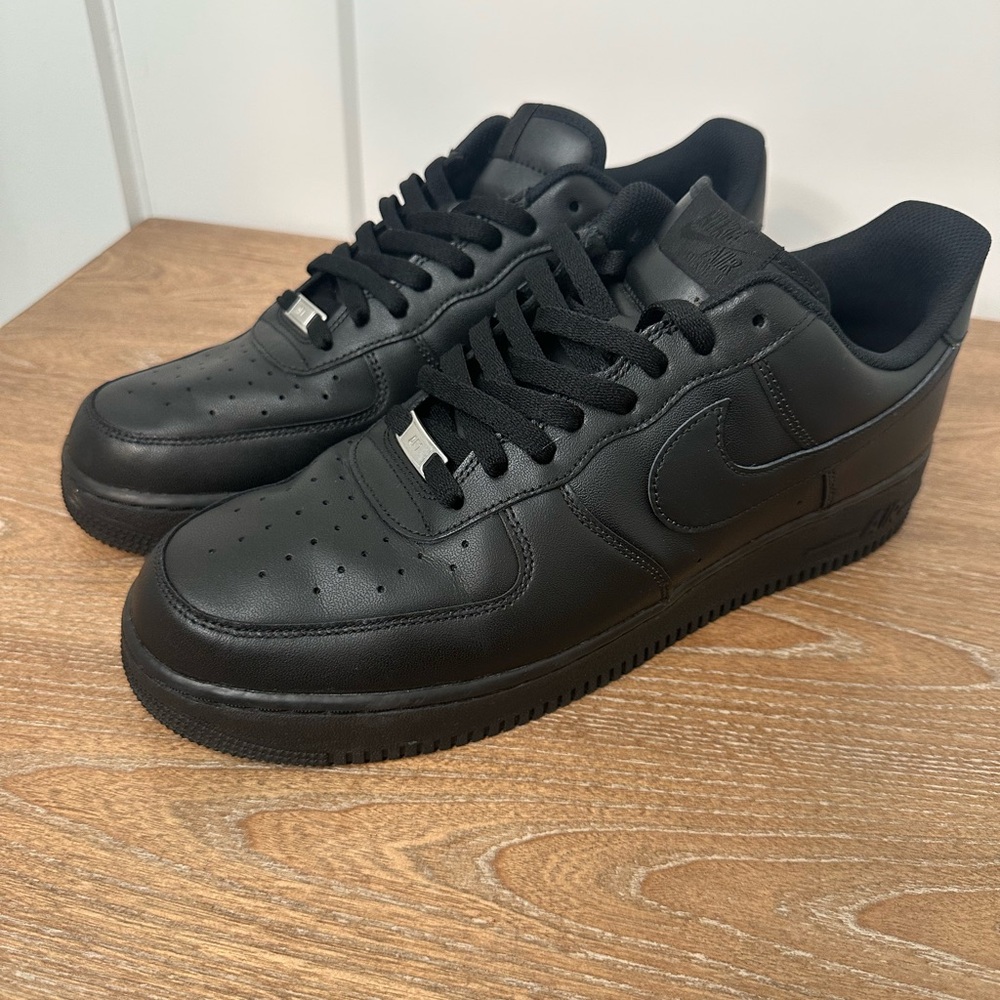 Nike Air Force 1 Triple Black